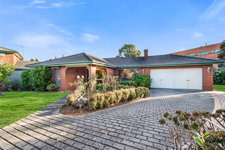 6 Shiralee Court Wheelers Hill 3150