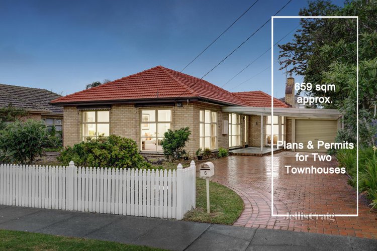 6 St Peters Court Bentleigh East 3165