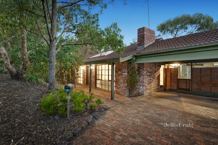 6 Stamford Court Eltham 3095