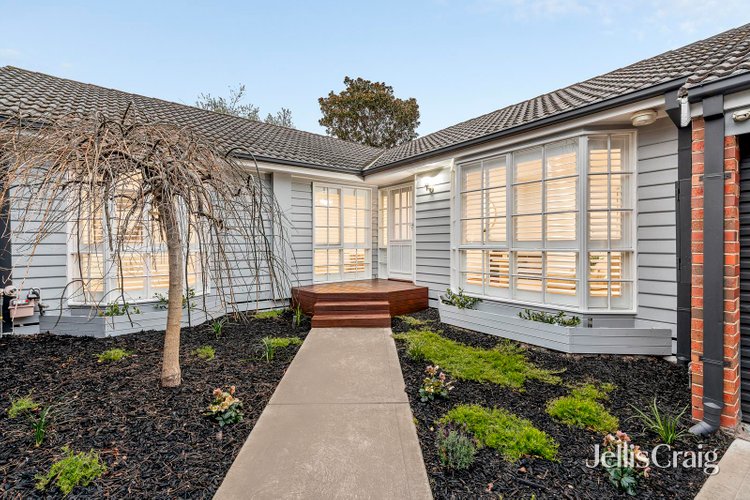 6 Stuart Avenue Cheltenham 3192