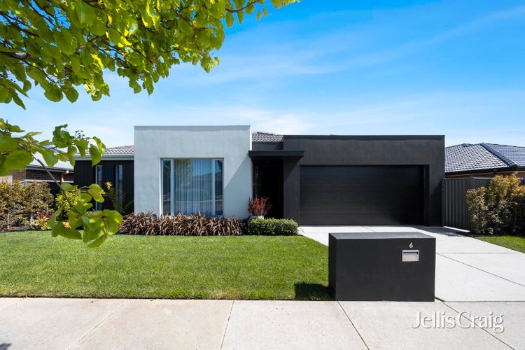 6 Sutcliffe Street Lucas 3350