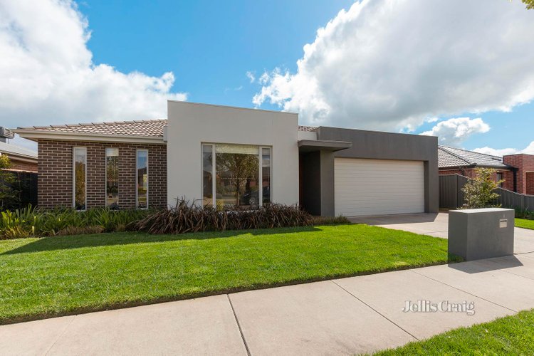 6 Sutcliffe Street Lucas 3350