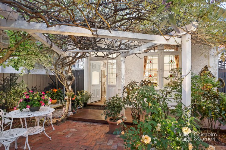 6 Thackeray Street Elwood 3184