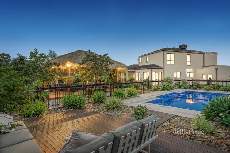 6 The Grove Plenty 3090