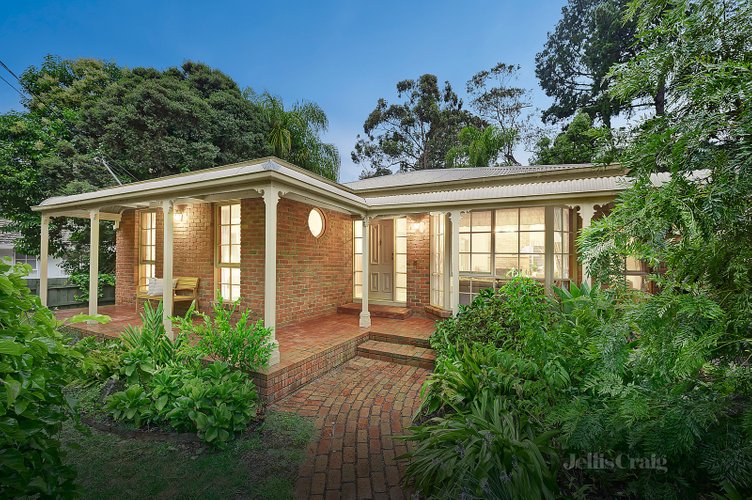 6 The Ridge Blackburn 3130
