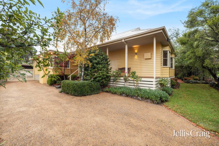 6 Thelma Street Nunawading 3131