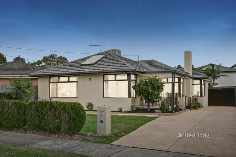 6 Tricia Court Burwood East 3151