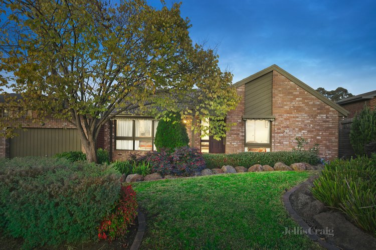 6 Vistaway Court Donvale 3111