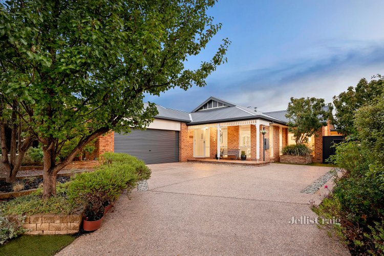 6 Wandarra Way Warranwood 3134