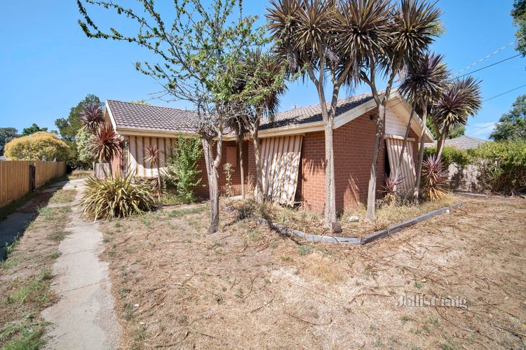 6 Waratah Grove Wendouree 3355