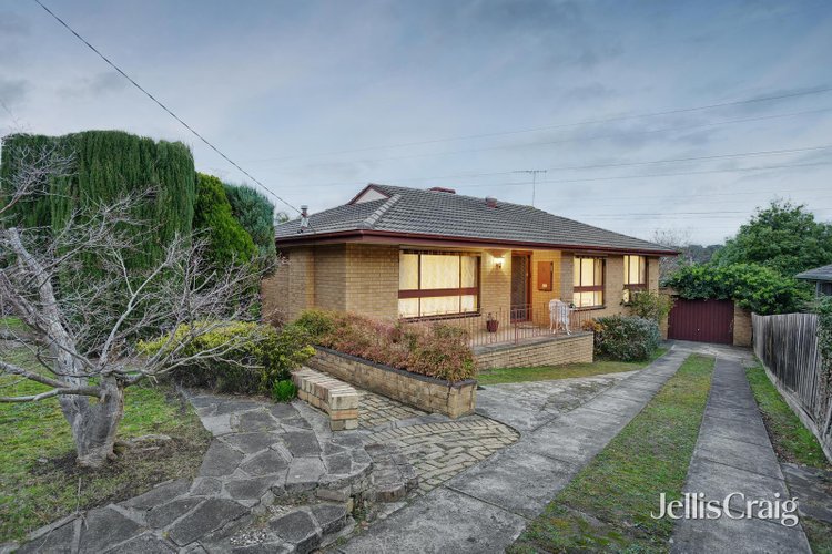 6 Warralong Avenue Greensborough 3088