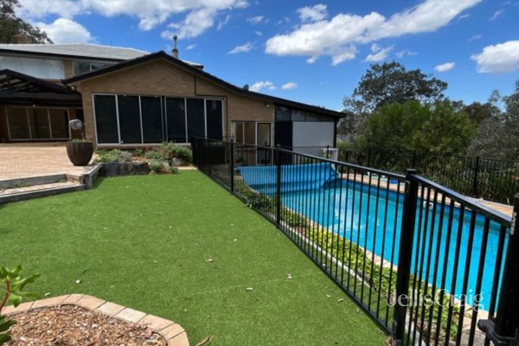 6 Winding Way North Warrandyte 3113