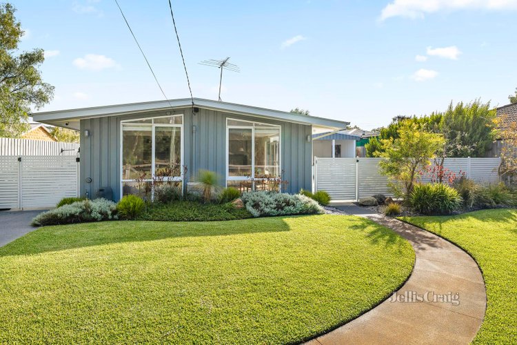61 Fawkner Avenue Blairgowrie 3942