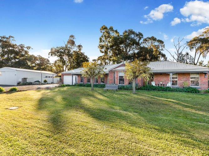 61 Fryers Road Campbells Creek 3451