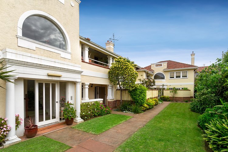 6 115 Brighton Road Elwood 3184