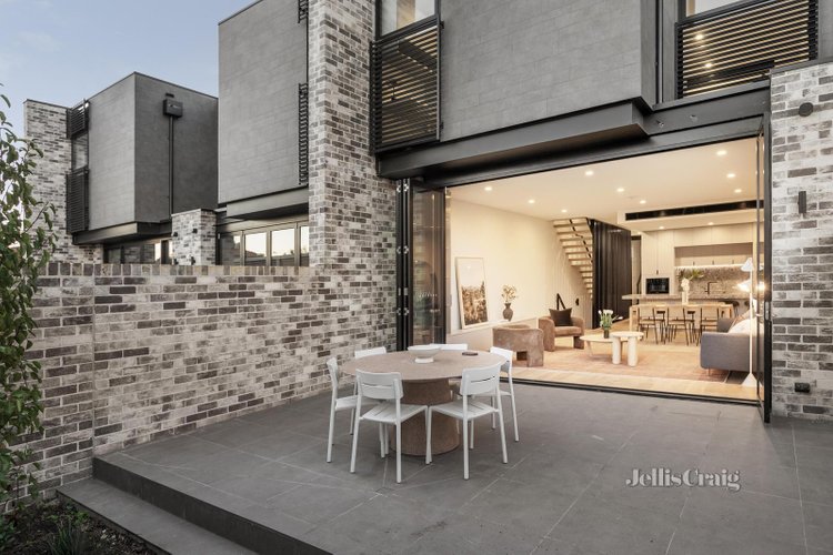 6 121 Chomley Street Prahran 3181