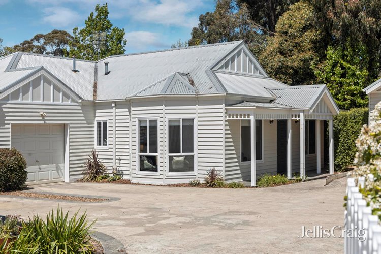 6 14 Corinella Road Woodend 3442