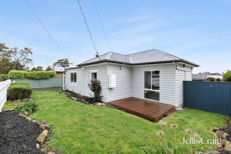 614 Richards Street Canadian 3350