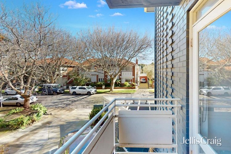 6 17 Tiuna Grove Elwood 3184