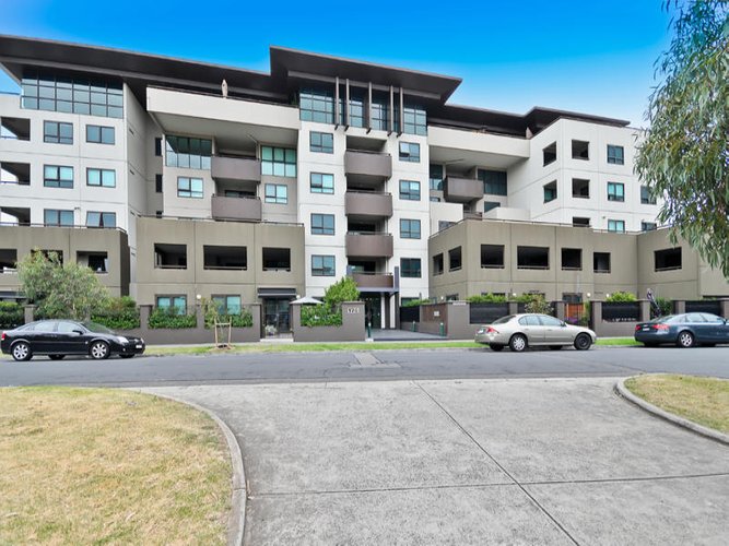 6 174 Esplanade East  Port Melbourne 3207