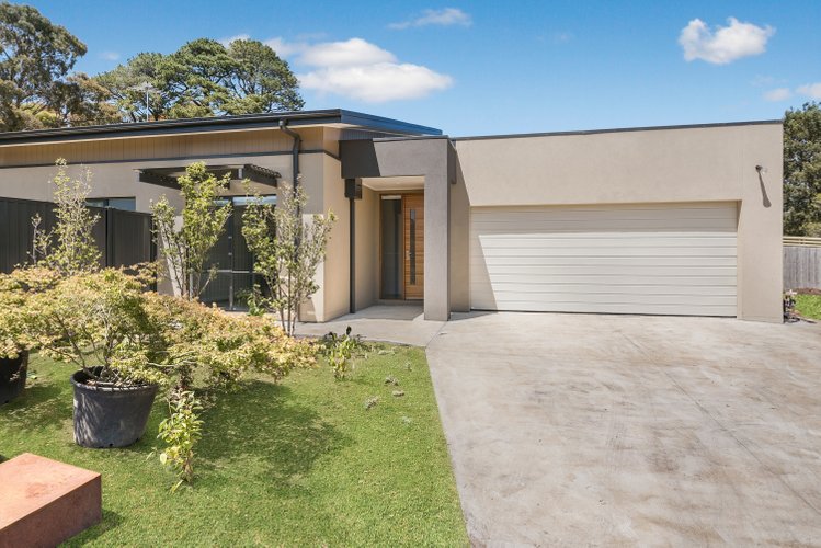 6/1921 Mount Macedon Road Woodend 3442