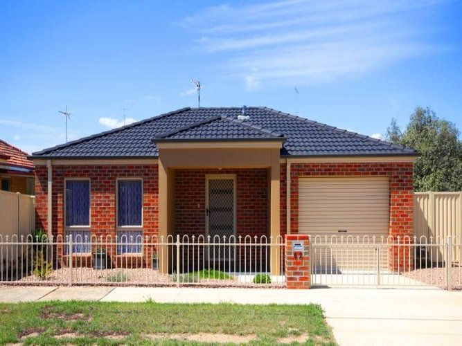 62 Harold Street Wendouree 3355
