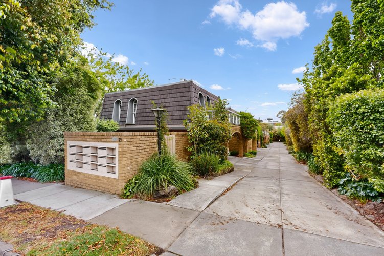 6/21 Lisson Grove Hawthorn 3122