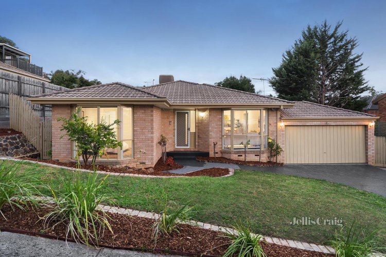 63 Nangathan Way Croydon North 3136