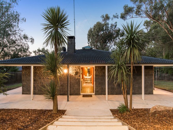 63 Pine Road Mooroolbark 3138