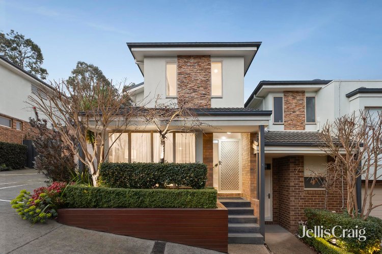 6 37 Wooddale Grove Donvale 3111