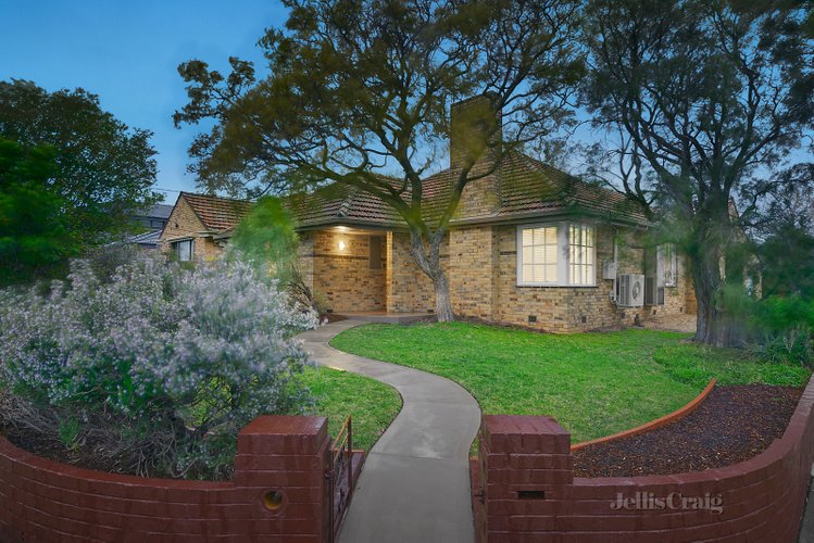 64 Beddoe Avenue Bentleigh East 3165