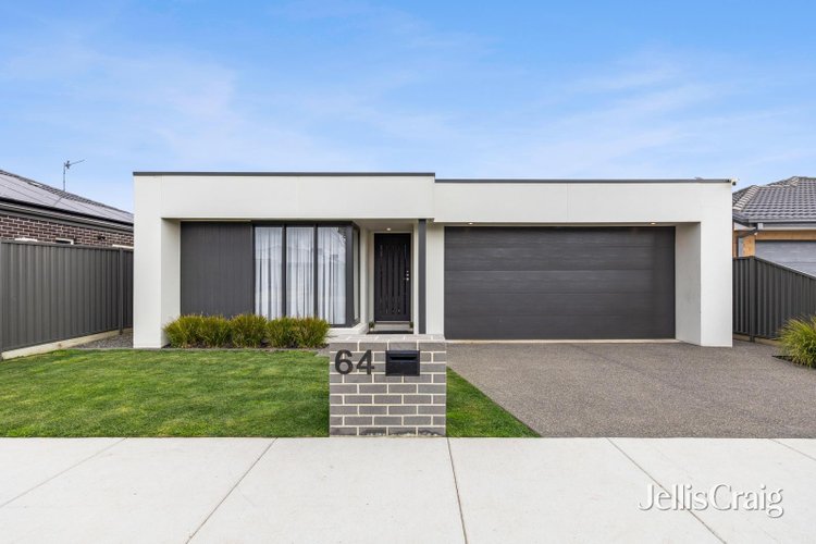64 Chase Boulevard Alfredton 3350