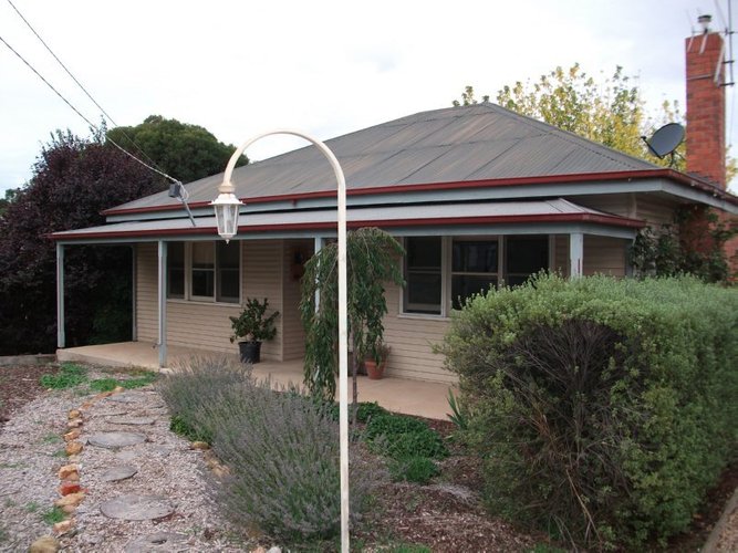 64 Duke Street Castlemaine 3450