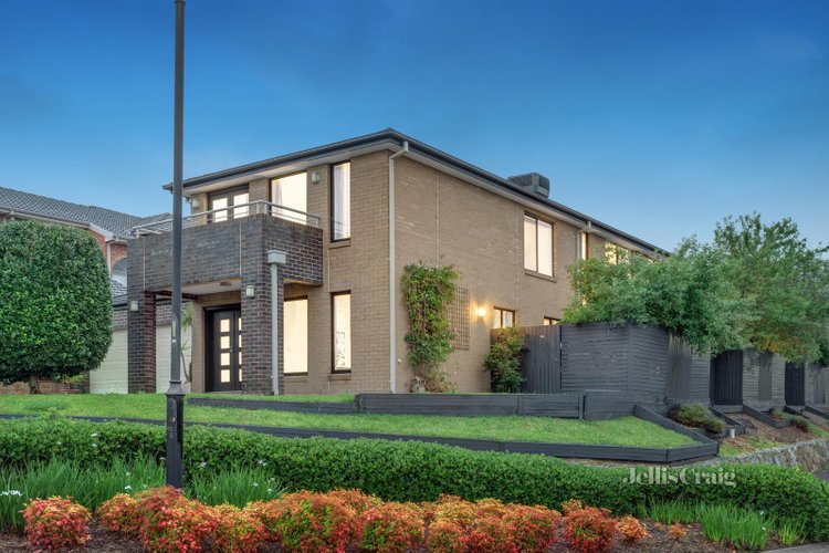 64 Herriotts Boulevard Glen Waverley 3150