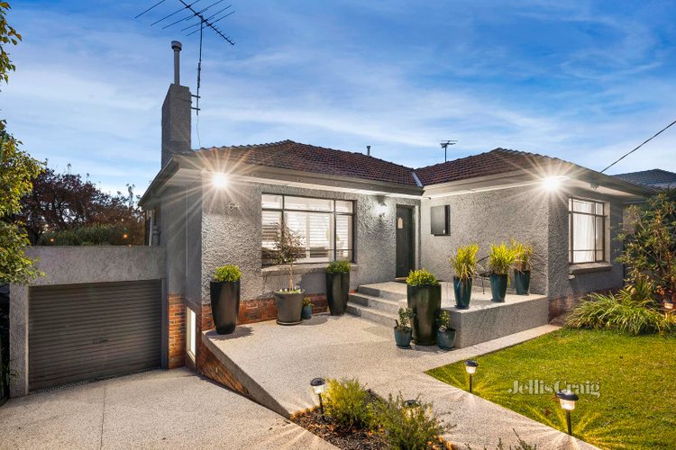 64 Hillsyde Parade Strathmore 3041