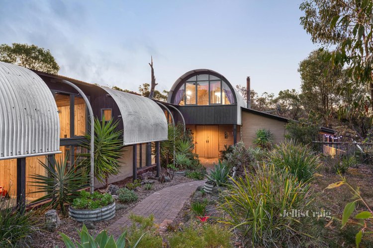 65 Bailey Gully Road Hurstbridge 3099