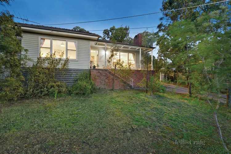 65 Kelvin Avenue Montmorency 3094