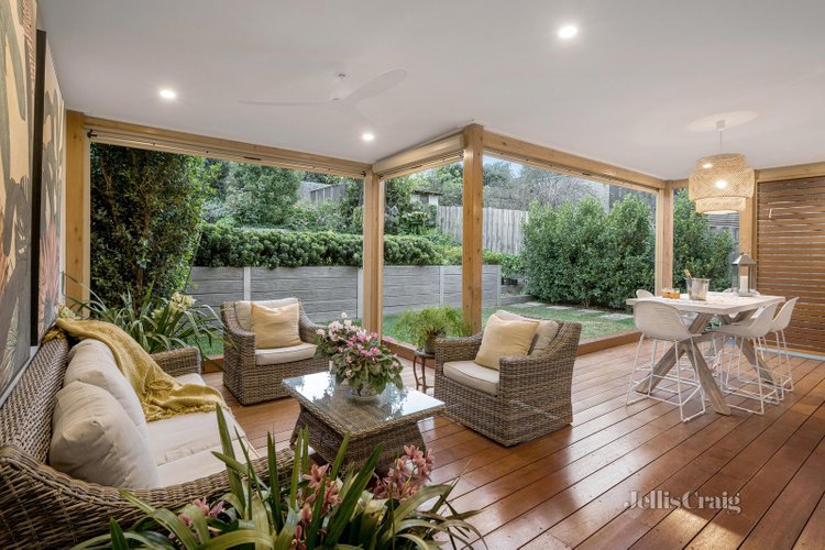 66 Durham Road Surrey Hills 3127