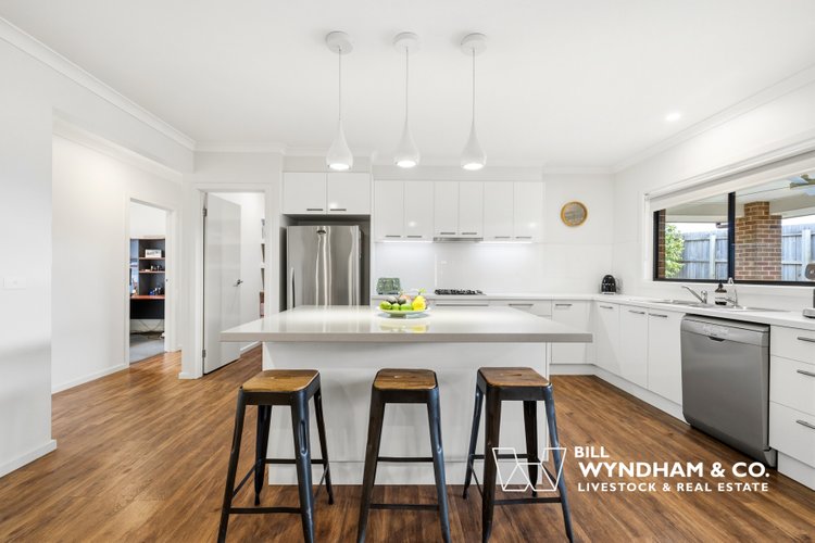 66 Lorimer Drive, Eastwood