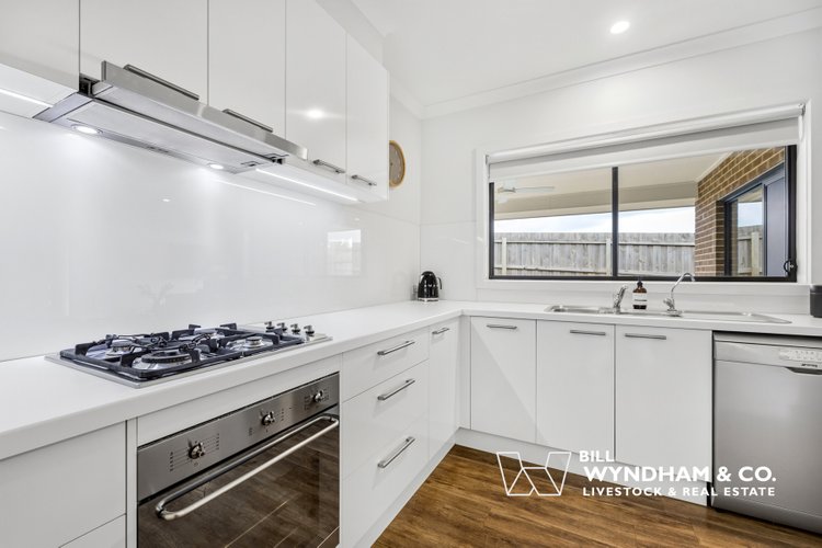 66 Lorimer Drive, Eastwood