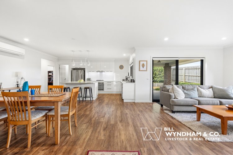 66 Lorimer Drive, Eastwood