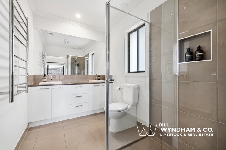 66 Lorimer Drive, Eastwood