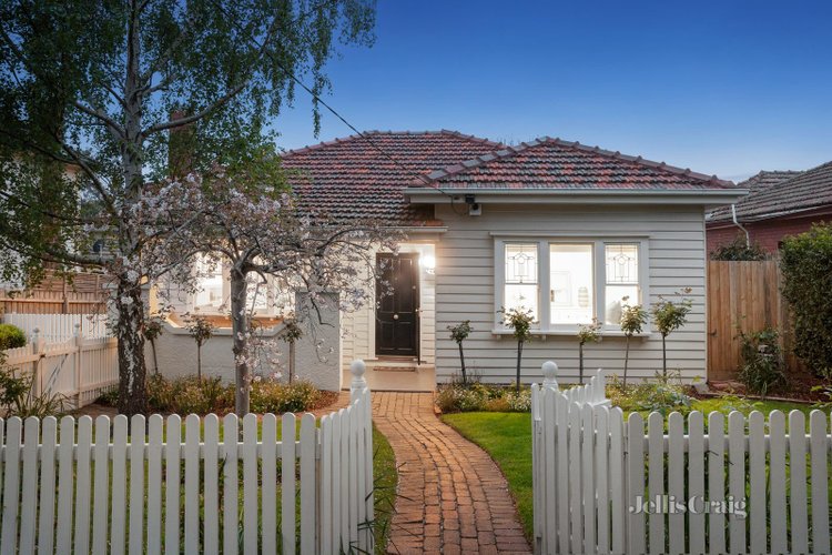 69 Durham Road Surrey Hills 3127