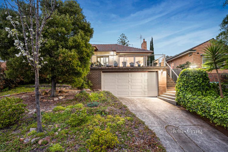 69 Hillsyde Parade Strathmore 3041