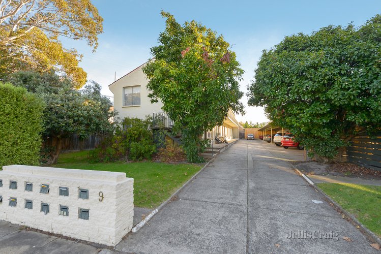 6/9 Toward Street Murrumbeena 3163