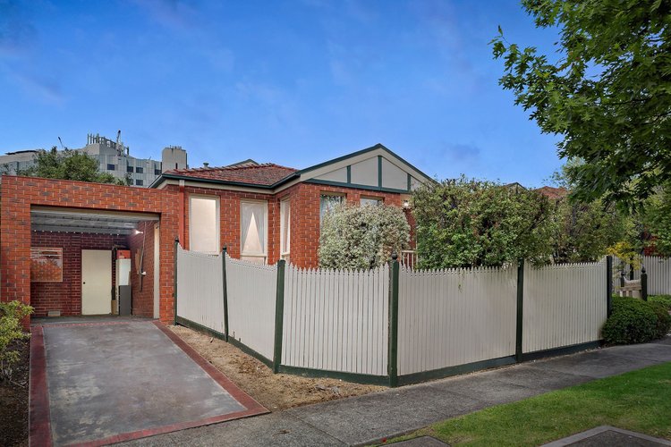 6/99-101 Severn Street Box Hill North 3129