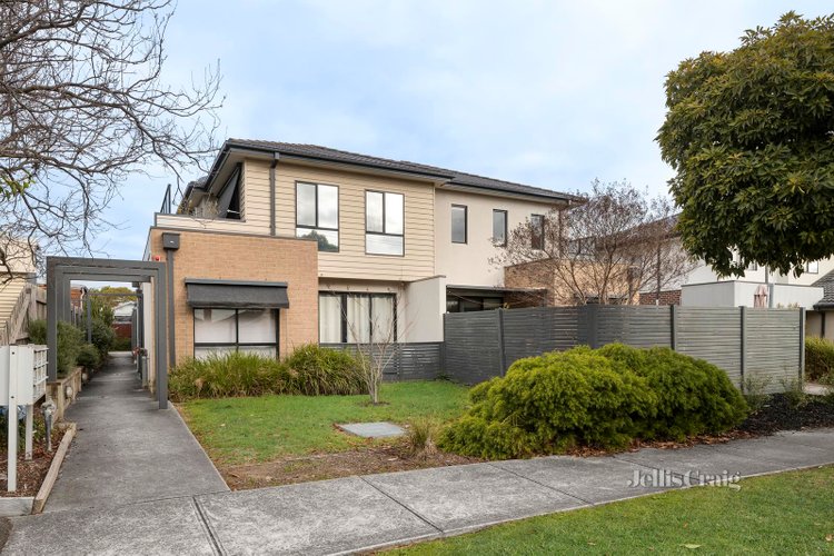 6 99 Barton Street Reservoir 3073