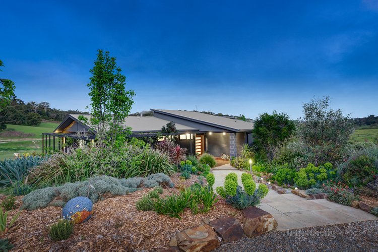 699 Heckers Hill Way Kangaroo Ground 3097