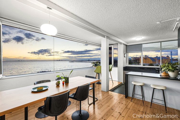 6B 12 Marine Parade St Kilda 3182