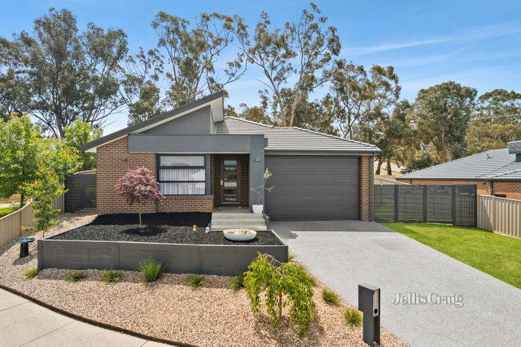 7 Acacia Court Mckenzie Hill 3451